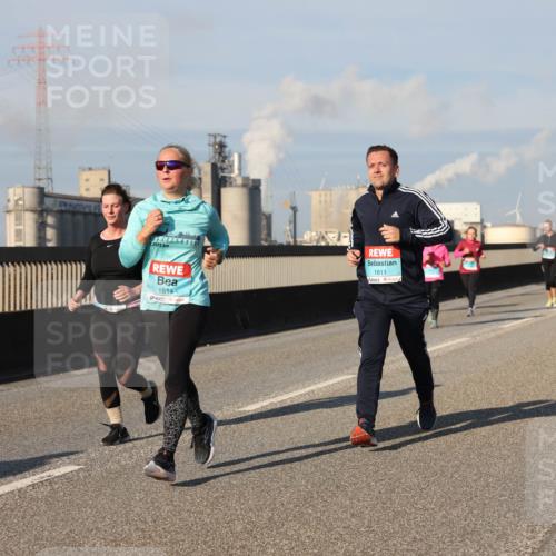 03.10.2025 - Köhlbrandbrückenlauf Lena Gebhardt http://msf.ph/oto/9137142 03.10.2025 09:54:59 Position 2 1514, 1611 meine-sportfotos.de