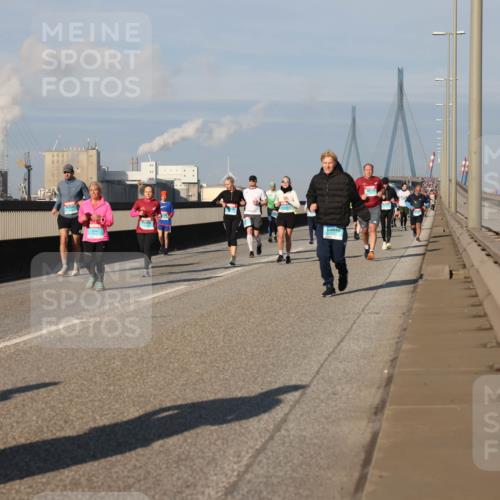 03.10.2025 - Köhlbrandbrückenlauf Lena Gebhardt http://msf.ph/oto/9137170 03.10.2025 09:55:00 Position 2  meine-sportfotos.de