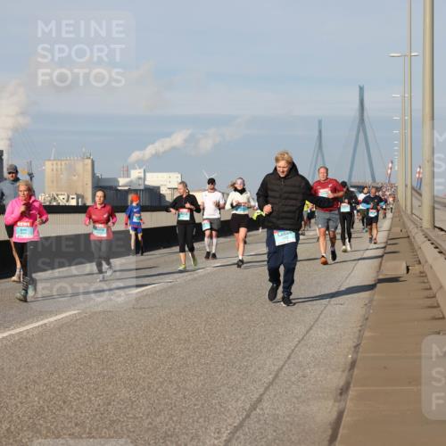 03.10.2025 - Köhlbrandbrückenlauf Lena Gebhardt http://msf.ph/oto/9137175 03.10.2025 09:55:01 Position 2  meine-sportfotos.de