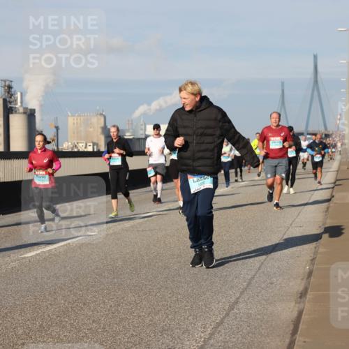 03.10.2025 - Köhlbrandbrückenlauf Lena Gebhardt http://msf.ph/oto/9137190 03.10.2025 09:55:03 Position 2 1372 meine-sportfotos.de