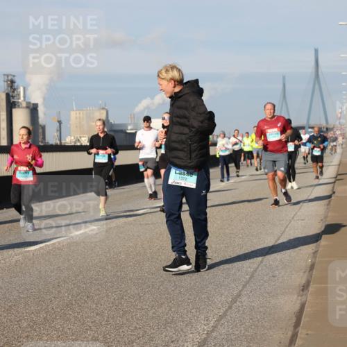 03.10.2025 - Köhlbrandbrückenlauf Lena Gebhardt http://msf.ph/oto/9137194 03.10.2025 09:55:04 Position 2 1372 meine-sportfotos.de
