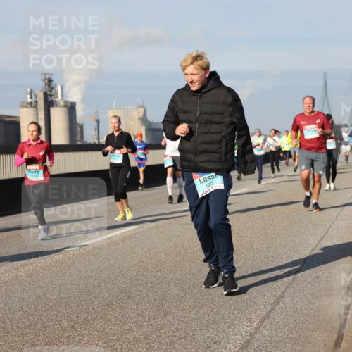 03.10.2025 - Köhlbrandbrückenlauf Lena Gebhardt http://msf.ph/oto/9137201 03.10.2025 09:55:04 Position 2 1372 meine-sportfotos.de