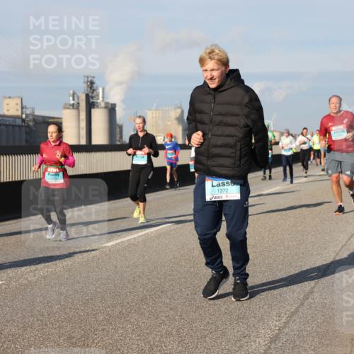 03.10.2025 - Köhlbrandbrückenlauf Lena Gebhardt http://msf.ph/oto/9137204 03.10.2025 09:55:05 Position 2 1372 meine-sportfotos.de