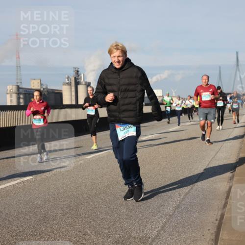 03.10.2025 - Köhlbrandbrückenlauf Lena Gebhardt http://msf.ph/oto/9137211 03.10.2025 09:55:05 Position 2 1372 meine-sportfotos.de