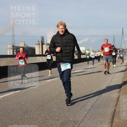 03.10.2025 - Köhlbrandbrückenlauf Lena Gebhardt http://msf.ph/oto/9137214 03.10.2025 09:55:05 Position 2 1372 meine-sportfotos.de