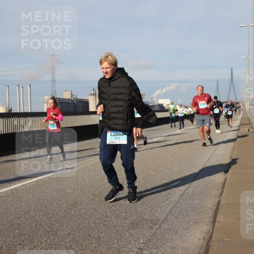 03.10.2025 - Köhlbrandbrückenlauf Lena Gebhardt http://msf.ph/oto/9137218 03.10.2025 09:55:05 Position 2 1372 meine-sportfotos.de