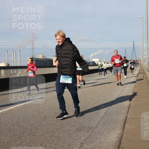 03.10.2025 - Köhlbrandbrückenlauf Lena Gebhardt http://msf.ph/oto/9137221 03.10.2025 09:55:05 Position 2 1372 meine-sportfotos.de