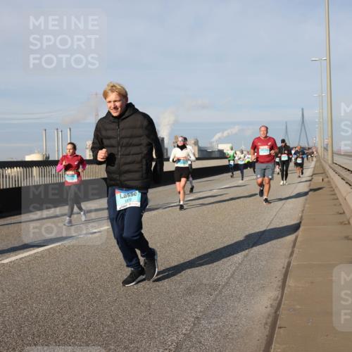 03.10.2025 - Köhlbrandbrückenlauf Lena Gebhardt http://msf.ph/oto/9137224 03.10.2025 09:55:06 Position 2 1372 meine-sportfotos.de