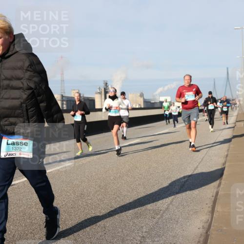 03.10.2025 - Köhlbrandbrückenlauf Lena Gebhardt http://msf.ph/oto/9137233 03.10.2025 09:55:06 Position 2 1372 meine-sportfotos.de