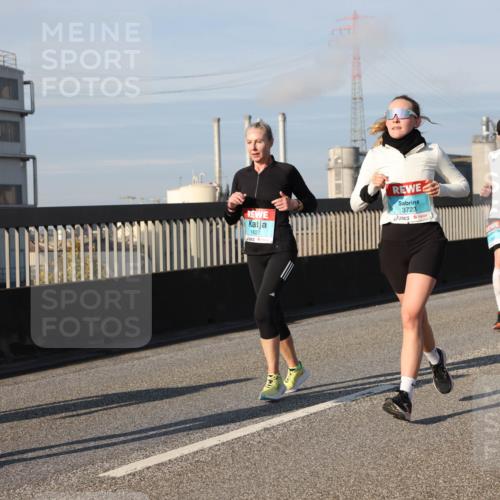 03.10.2025 - Köhlbrandbrückenlauf Lena Gebhardt http://msf.ph/oto/9137247 03.10.2025 09:55:07 Position 2 1515, 1627, 3723 meine-sportfotos.de