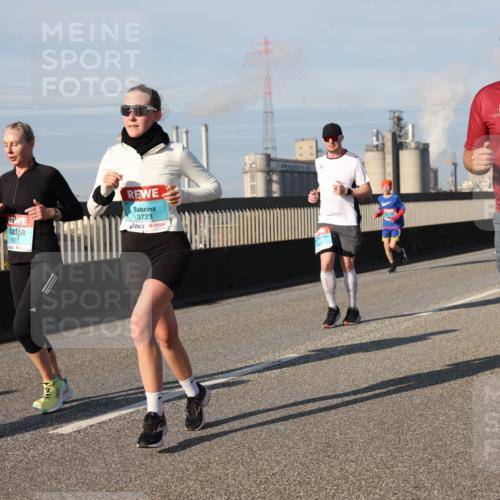 03.10.2025 - Köhlbrandbrückenlauf Lena Gebhardt http://msf.ph/oto/9137256 03.10.2025 09:55:08 Position 2 1627, 3723, 1388 meine-sportfotos.de