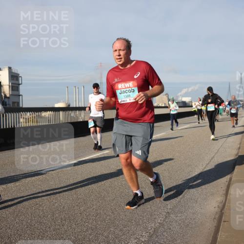 03.10.2025 - Köhlbrandbrückenlauf Lena Gebhardt http://msf.ph/oto/9137261 03.10.2025 09:55:08 Position 2 3723, 1388 meine-sportfotos.de