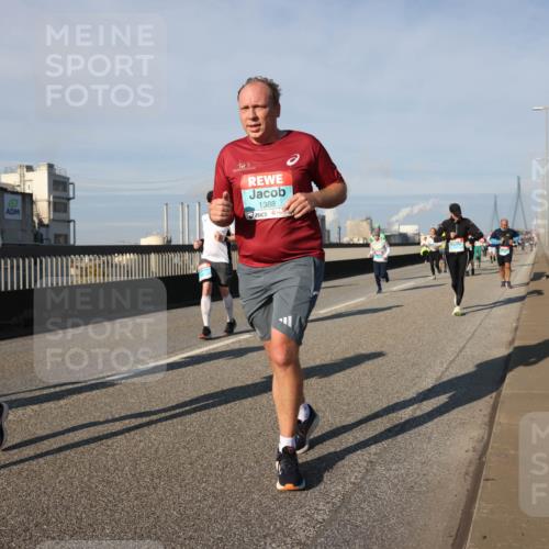 03.10.2025 - Köhlbrandbrückenlauf Lena Gebhardt http://msf.ph/oto/9137268 03.10.2025 09:55:08 Position 2 1827, 3723, 1388 meine-sportfotos.de