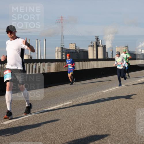 03.10.2025 - Köhlbrandbrückenlauf Lena Gebhardt http://msf.ph/oto/9137280 03.10.2025 09:55:09 Position 2  meine-sportfotos.de