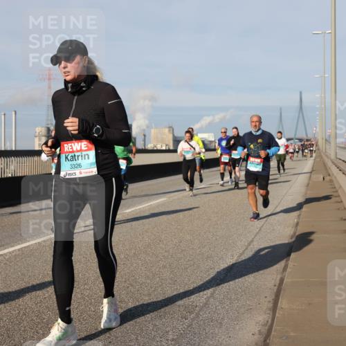 03.10.2025 - Köhlbrandbrückenlauf Lena Gebhardt http://msf.ph/oto/9137312 03.10.2025 09:55:11 Position 2 3326 meine-sportfotos.de