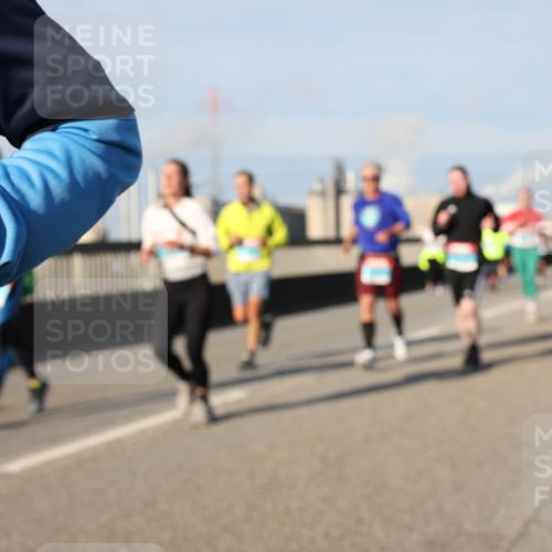 03.10.2025 - Köhlbrandbrückenlauf Lena Gebhardt http://msf.ph/oto/9137361 03.10.2025 09:55:14 Position 2  meine-sportfotos.de