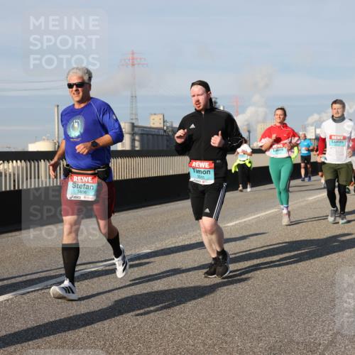 03.10.2025 - Köhlbrandbrückenlauf Lena Gebhardt http://msf.ph/oto/9137387 03.10.2025 09:55:15 Position 2 1768, 3406, 3515 meine-sportfotos.de