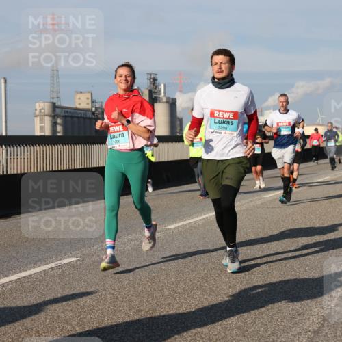 03.10.2025 - Köhlbrandbrückenlauf Lena Gebhardt http://msf.ph/oto/9137404 03.10.2025 09:55:16 Position 2 1206, 3208 meine-sportfotos.de