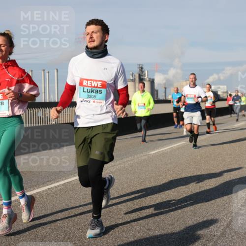 03.10.2025 - Köhlbrandbrückenlauf Lena Gebhardt http://msf.ph/oto/9137423 03.10.2025 09:55:17 Position 2 1206, 3208 meine-sportfotos.de
