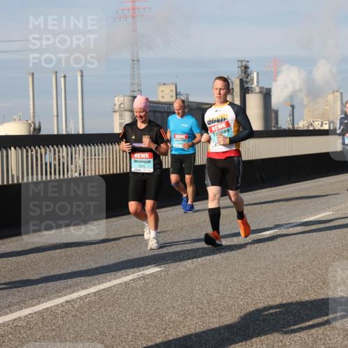 03.10.2025 - Köhlbrandbrückenlauf Lena Gebhardt http://msf.ph/oto/9137471 03.10.2025 09:55:20 Position 2 1272 meine-sportfotos.de