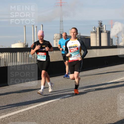 03.10.2025 - Köhlbrandbrückenlauf Lena Gebhardt http://msf.ph/oto/9137487 03.10.2025 09:55:20 Position 2 1272, 1314 meine-sportfotos.de