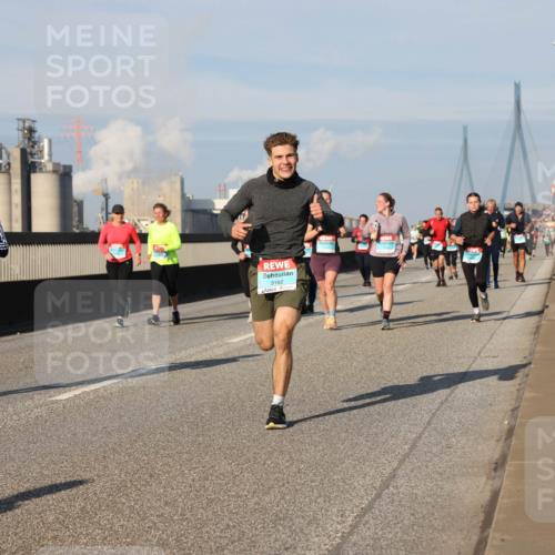 03.10.2025 - Köhlbrandbrückenlauf Lena Gebhardt http://msf.ph/oto/9137510 03.10.2025 09:55:22 Position 2 3162 meine-sportfotos.de