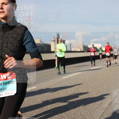 03.10.2025 - Köhlbrandbrückenlauf Lena Gebhardt http://msf.ph/oto/9137630 03.10.2025 09:55:28 Position 2 2686 meine-sportfotos.de