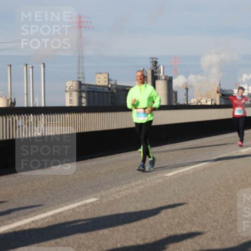 03.10.2025 - Köhlbrandbrückenlauf Lena Gebhardt http://msf.ph/oto/9137633 03.10.2025 09:55:28 Position 2  meine-sportfotos.de