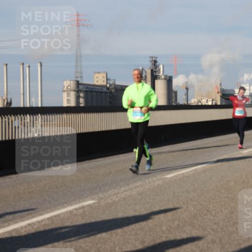 03.10.2025 - Köhlbrandbrückenlauf Lena Gebhardt http://msf.ph/oto/9137636 03.10.2025 09:55:28 Position 2  meine-sportfotos.de