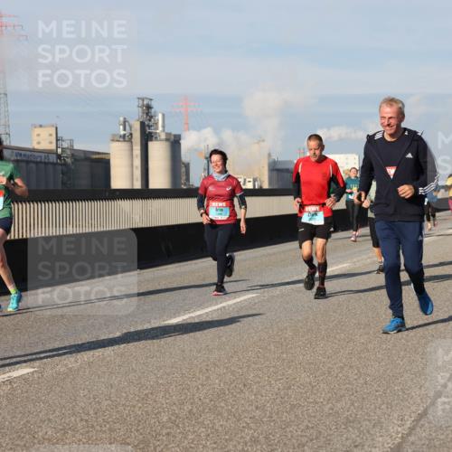 03.10.2025 - Köhlbrandbrückenlauf Lena Gebhardt http://msf.ph/oto/9137648 03.10.2025 09:55:30 Position 2 1604, 3596 meine-sportfotos.de