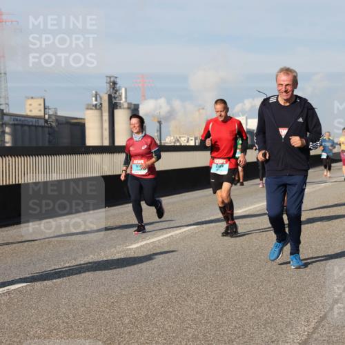03.10.2025 - Köhlbrandbrückenlauf Lena Gebhardt http://msf.ph/oto/9137653 03.10.2025 09:55:30 Position 2  meine-sportfotos.de
