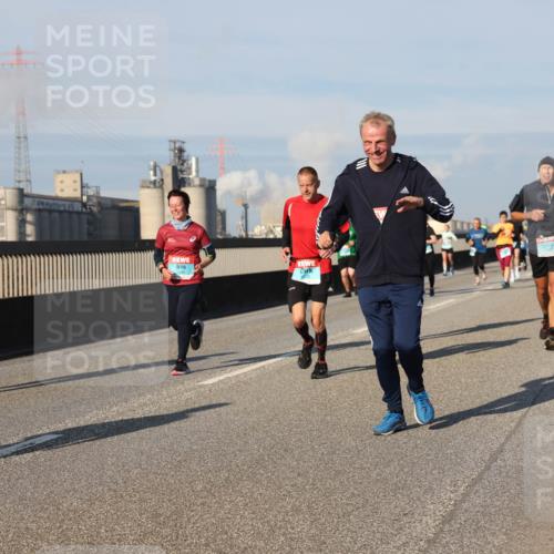 03.10.2025 - Köhlbrandbrückenlauf Lena Gebhardt http://msf.ph/oto/9137655 03.10.2025 09:55:30 Position 2 1604 meine-sportfotos.de