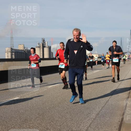 03.10.2025 - Köhlbrandbrückenlauf Lena Gebhardt http://msf.ph/oto/9137660 03.10.2025 09:55:31 Position 2 504 meine-sportfotos.de
