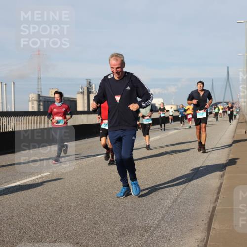 03.10.2025 - Köhlbrandbrückenlauf Lena Gebhardt http://msf.ph/oto/9137667 03.10.2025 09:55:31 Position 2  meine-sportfotos.de