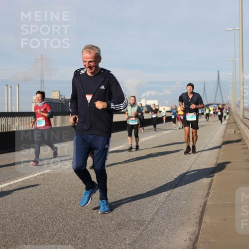 03.10.2025 - Köhlbrandbrückenlauf Lena Gebhardt http://msf.ph/oto/9137672 03.10.2025 09:55:31 Position 2  meine-sportfotos.de