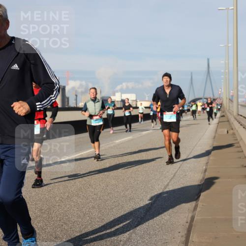 03.10.2025 - Köhlbrandbrückenlauf Lena Gebhardt http://msf.ph/oto/9137678 03.10.2025 09:55:32 Position 2  meine-sportfotos.de
