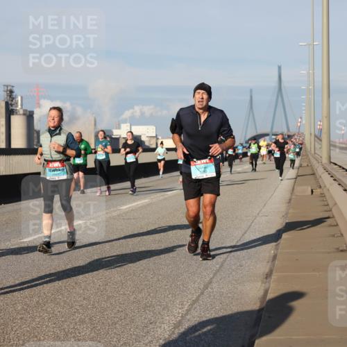 03.10.2025 - Köhlbrandbrückenlauf Lena Gebhardt http://msf.ph/oto/9137680 03.10.2025 09:55:32 Position 2 47, 2687, 750 meine-sportfotos.de