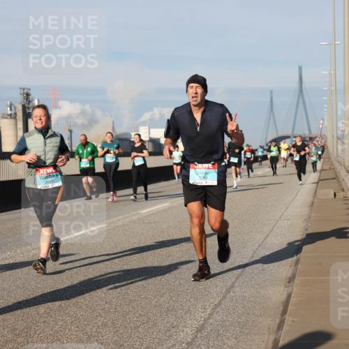 03.10.2025 - Köhlbrandbrückenlauf Lena Gebhardt http://msf.ph/oto/9137687 03.10.2025 09:55:33 Position 2 2687, 3750 meine-sportfotos.de