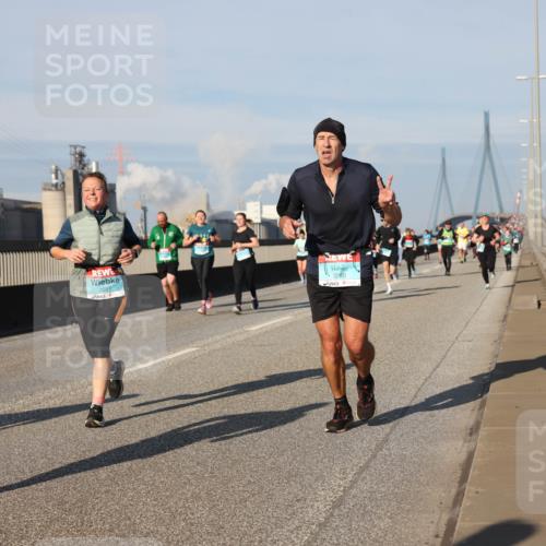 03.10.2025 - Köhlbrandbrückenlauf Lena Gebhardt http://msf.ph/oto/9137690 03.10.2025 09:55:33 Position 2 2687, 3750 meine-sportfotos.de