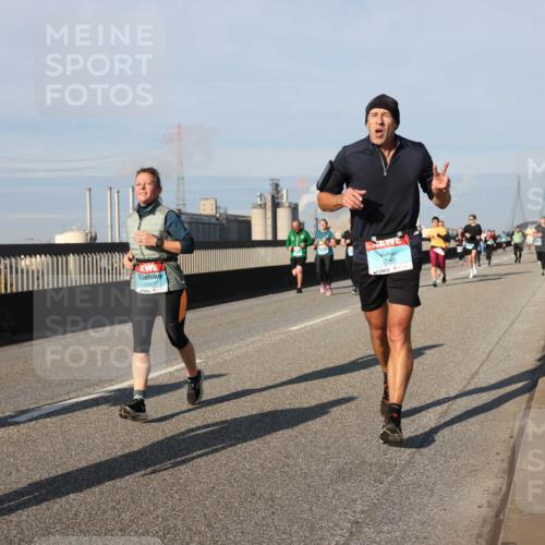 03.10.2025 - Köhlbrandbrückenlauf Lena Gebhardt http://msf.ph/oto/9137706 03.10.2025 09:55:34 Position 2 2687, 3750 meine-sportfotos.de