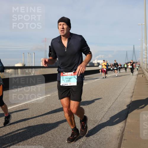 03.10.2025 - Köhlbrandbrückenlauf Lena Gebhardt http://msf.ph/oto/9137713 03.10.2025 09:55:34 Position 2 2687, 3750 meine-sportfotos.de