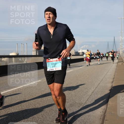 03.10.2025 - Köhlbrandbrückenlauf Lena Gebhardt http://msf.ph/oto/9137716 03.10.2025 09:55:34 Position 2 2687, 3750 meine-sportfotos.de