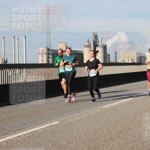 03.10.2025 - Köhlbrandbrückenlauf Lena Gebhardt http://msf.ph/oto/9137732 03.10.2025 09:55:35 Position 2 025, 1460 meine-sportfotos.de