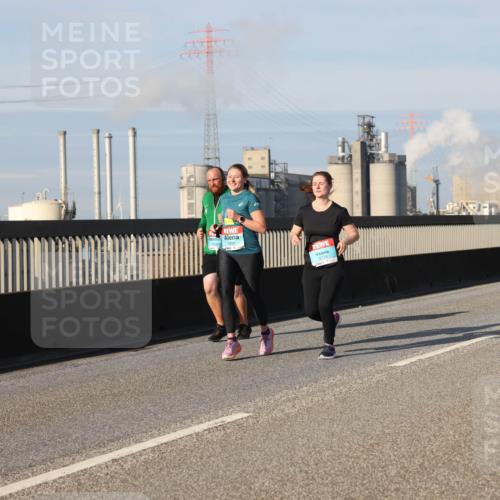 03.10.2025 - Köhlbrandbrückenlauf Lena Gebhardt http://msf.ph/oto/9137735 03.10.2025 09:55:36 Position 2  meine-sportfotos.de