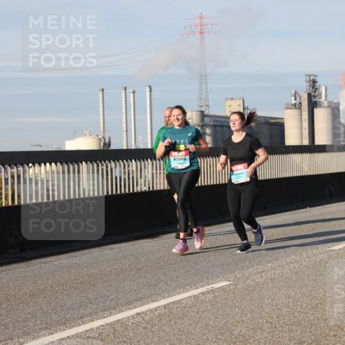 03.10.2025 - Köhlbrandbrückenlauf Lena Gebhardt http://msf.ph/oto/9137740 03.10.2025 09:55:36 Position 2  meine-sportfotos.de