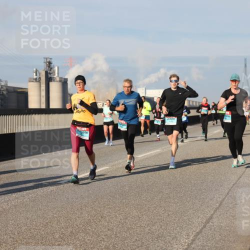 03.10.2025 - Köhlbrandbrückenlauf Lena Gebhardt http://msf.ph/oto/9137755 03.10.2025 09:55:37 Position 2  meine-sportfotos.de