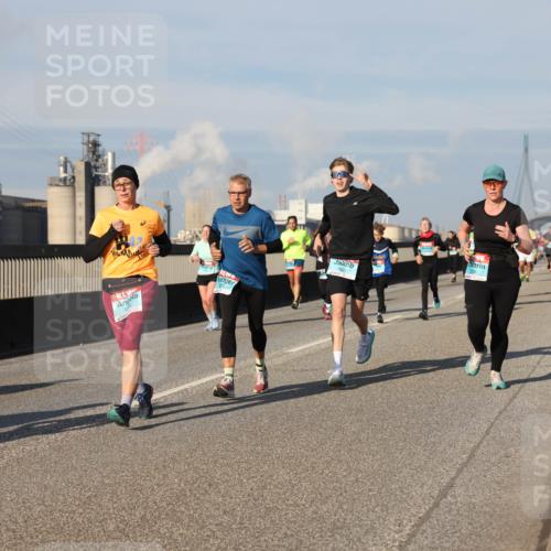 03.10.2025 - Köhlbrandbrückenlauf Lena Gebhardt http://msf.ph/oto/9137759 03.10.2025 09:55:37 Position 2 1933 meine-sportfotos.de