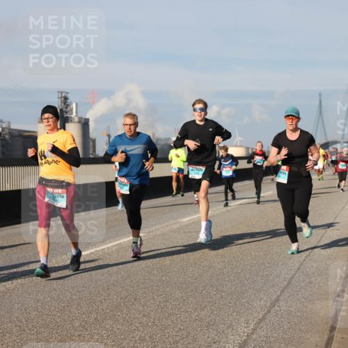 03.10.2025 - Köhlbrandbrückenlauf Lena Gebhardt http://msf.ph/oto/9137765 03.10.2025 09:55:38 Position 2  meine-sportfotos.de