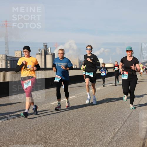 03.10.2025 - Köhlbrandbrückenlauf Lena Gebhardt http://msf.ph/oto/9137768 03.10.2025 09:55:38 Position 2  meine-sportfotos.de