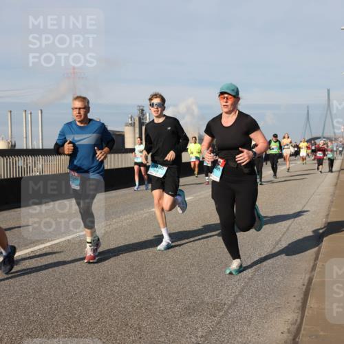 03.10.2025 - Köhlbrandbrückenlauf Lena Gebhardt http://msf.ph/oto/9137786 03.10.2025 09:55:39 Position 2 1598, 1933 meine-sportfotos.de